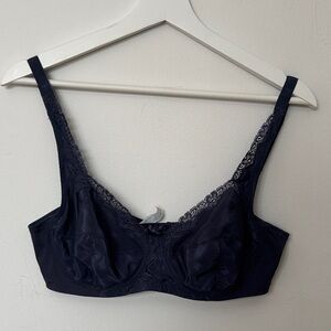 DIM - Vintage Elegant Navy Lace Trim Bra